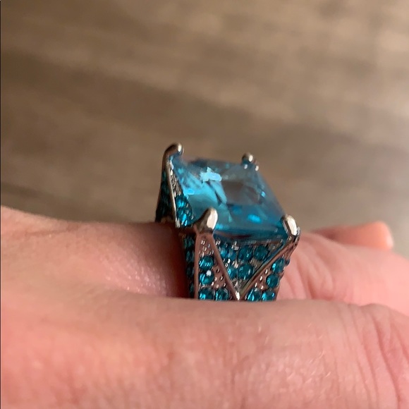Ring NEW - Picture 2 of 4